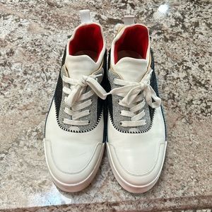 Men’s Christian Loubuitin